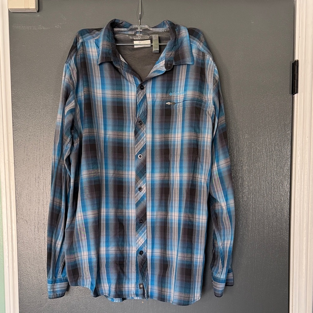 Columbia Men's Blue and Gray Plaid Button-Down Shirt